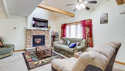 Private Hot Tub and Lake Access Poconos Escape! - Foto 4