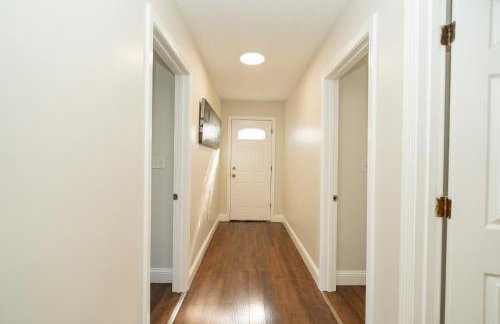 12BCozy 3BR Apartment with Koi Pond in Worcester - Foto 31