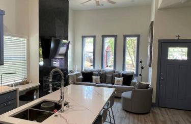 Perfectly located 2 bed/2 full bathroom/1 sofa bed - Foto 14