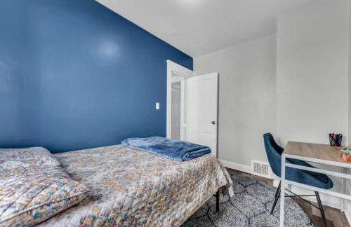 Bright 2BR South Hills - Old Brooklyn Home - Foto 15