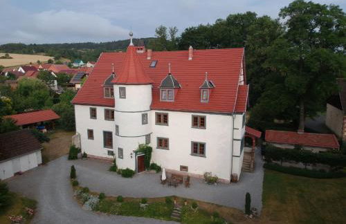 Schloß Roßdorf Ferienwohnungen & Camping - Foto 1