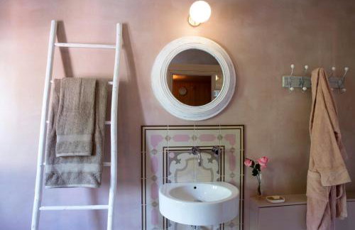 Avra Private Suites - Photo 47