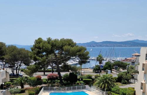 Beau 65 M2 en Front de Mer à St Raphaël - Piscine - Foto 1