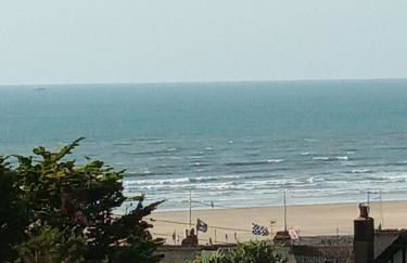 Contemporary one bed studio. Sea views and parking - Foto 1