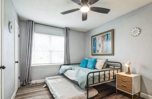 Stylish Retreat in Central Austin with Fire Pit - Foto 36