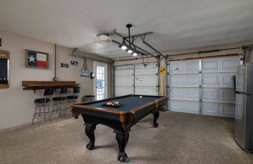 Private Pool - Game Room - Backyard TV - Fenced Yard - Photo 30