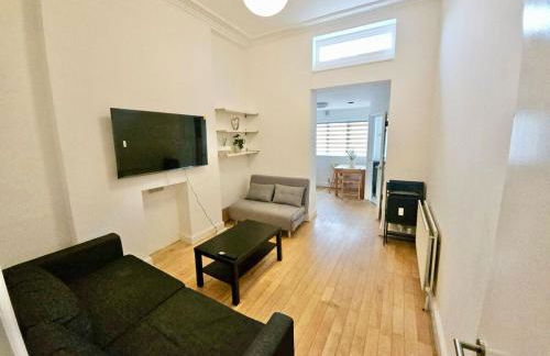 Centrally Located 2-Bedroom Apartment in London! - Foto 1