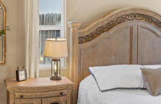 Spacious 4BR 3BA Home KING Suite Pool Sleeps 8 - Photo 11