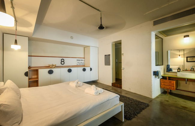 Unique and Spacious 2BR Apt with Terrace - Photo 2