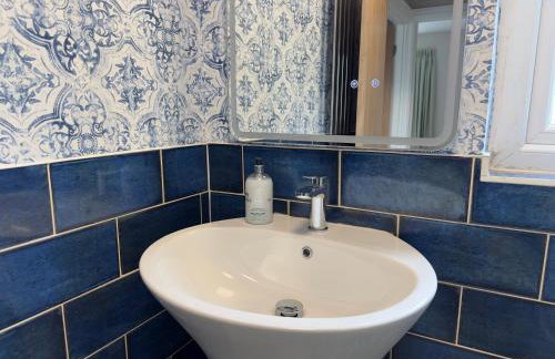 House Sleeps 8-Garden-Parking Near Barry Island - Foto 21