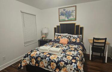 Charming 3 Bedroom house near Downtown IN - Photo 14