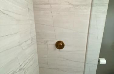 Totally renovated large family getaway! King bed - Foto 25