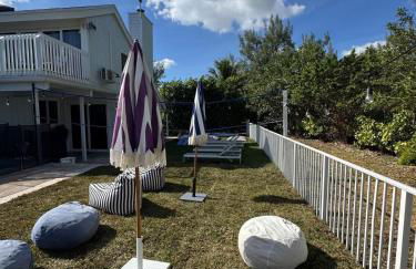 Beachfront Oasis w Htd Pool Cinema Game-Room Tiki - Foto 32