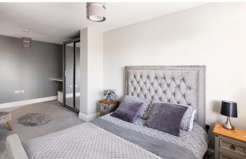 Luxury House 4 ensuite bedrooms, free parking ,wifi - Foto 13