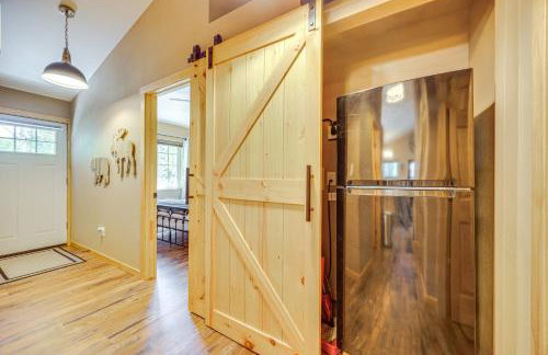 Cabin in Eleven Mile Village with Patio and Gas Grill! - Foto 17