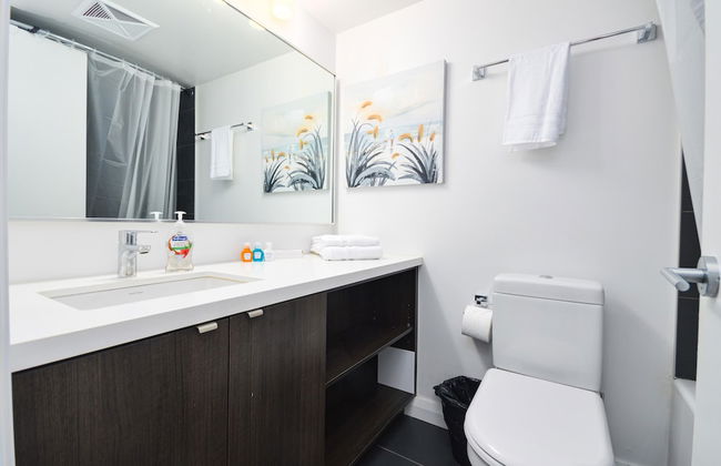 Yorkville Modern 1 Bedroom Suite Toronto - Photo 31