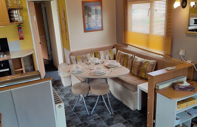 2-bed Caravan at Billing Aquadrome Northampton - Foto 7