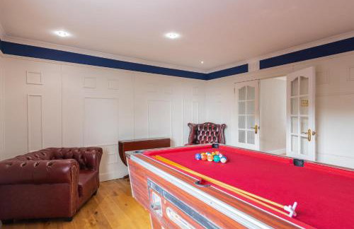 Alton Villa, Sleeps 12, Great for Families, Undercover Hotub & Games Room - Foto 28