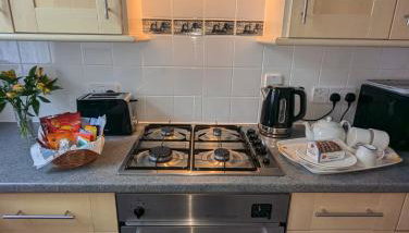 SWANAGE WELL PRESENTED 2 BEDROOM APARTMENT CLOSE to BEACH - Foto 3, stove