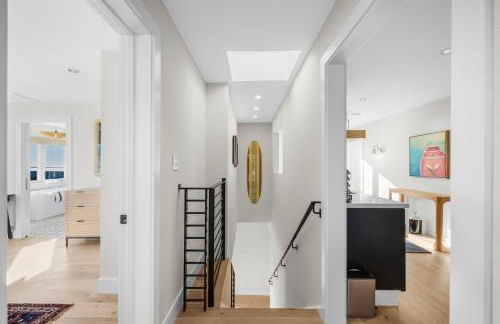 Experience the Pinnacle of Coastal Living at Harbour House - Foto 29