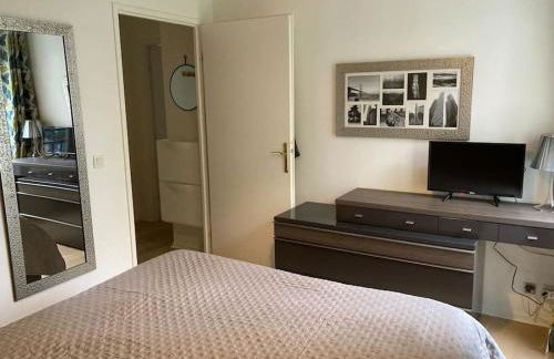 Charmant T2 avec balcon - Golf National à 5 min - Foto 15