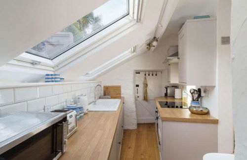 Luxury Cornish Cottage & Modern Cabin with Garden, Central St Agnes - Foto 10