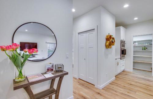 Private Yard and Fire Pit! Modern Kirkland Abode - Foto 4