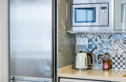 FLORIT FLATS - CATHEDRAL LUXURY TERRACE FLAT 2BR 2BA AC Wifi - Photo 40