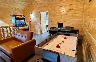 New! Indoor Pool/PS 5/Hot tub/Parkway - Foto 24