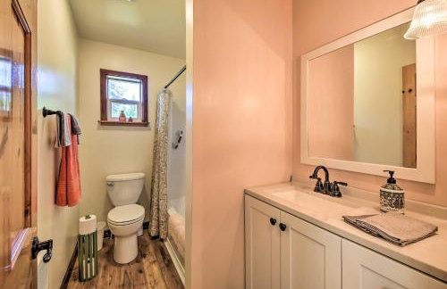 Family Home with Stunning River and Mountain View - Foto 14