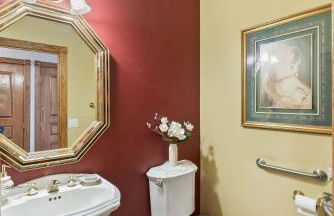 Mountain View Mansion - Photo 18