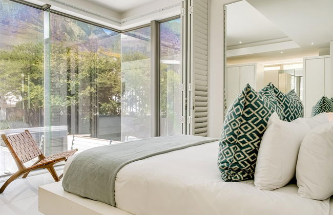 Villa Bleu Blanc in Camps Bay With Pool and Views - Foto 56