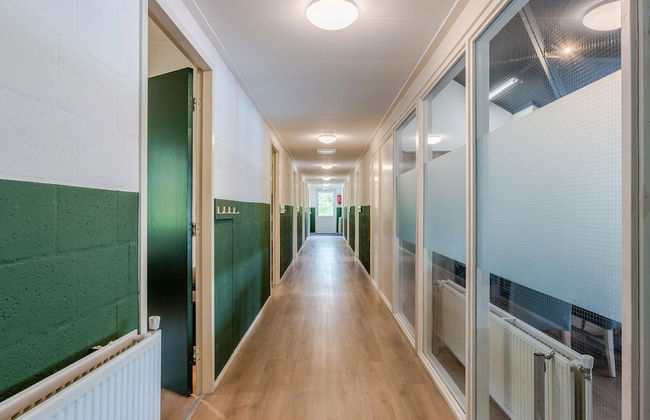 Well Furnished Home for Groups with Dishwasher near Water - Foto 19