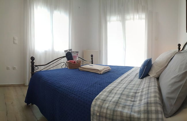 Charming 2-bed Vacation House in Lagonisi Attikis - Photo 2