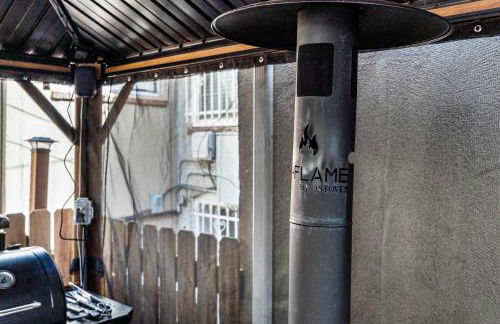 HOT TUB Firepit Pool Table Patio Cozy Downtown Denver - Foto 72