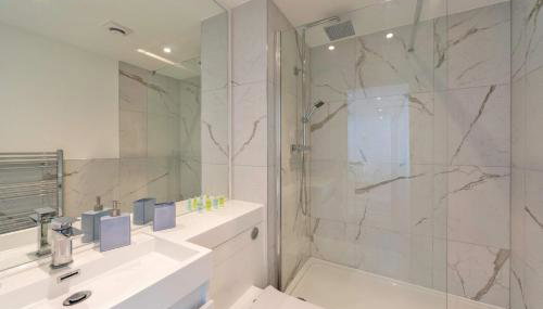 Contemporary & Bright 1 Bed Apartment in Gravesend - Foto 4