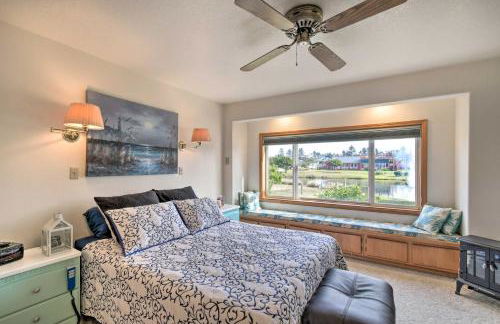 Pet-Friendly Ocean Park Home with Decks and View! - Foto 16