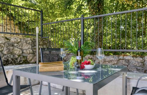 Stone Villa Galant with Pool - Happy Rentals - Foto 36