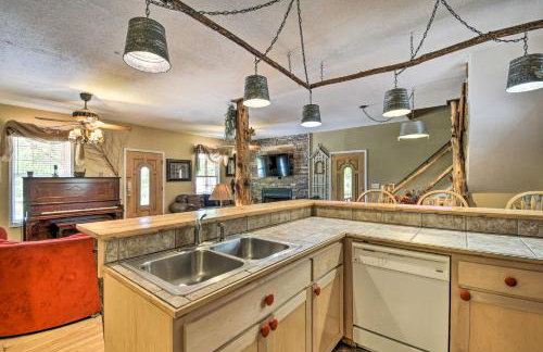 Guntersville Cabin Nestled in Kudzu Cove Resort - Foto 11