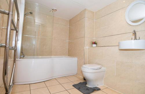 City Center, Free WiFi for Contractor, Family - Foto 31