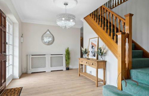 Spacious 6BR Villa in 32 Le More Birmingham with 7 Beds and Free Onsite Parking - Foto 14