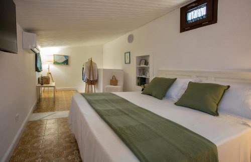 Plaza Suites - Photo 14