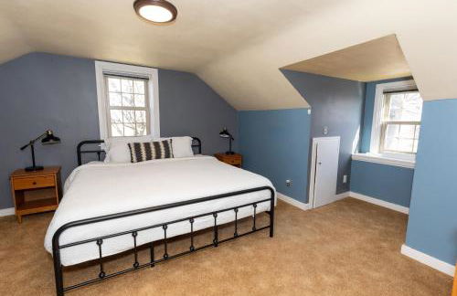 Charming School House with Large Pool - Foto 63