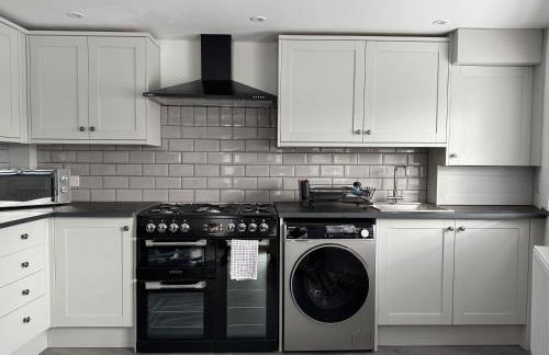 12 Crickhowell Cottages, Town Centre Location - Photo 16