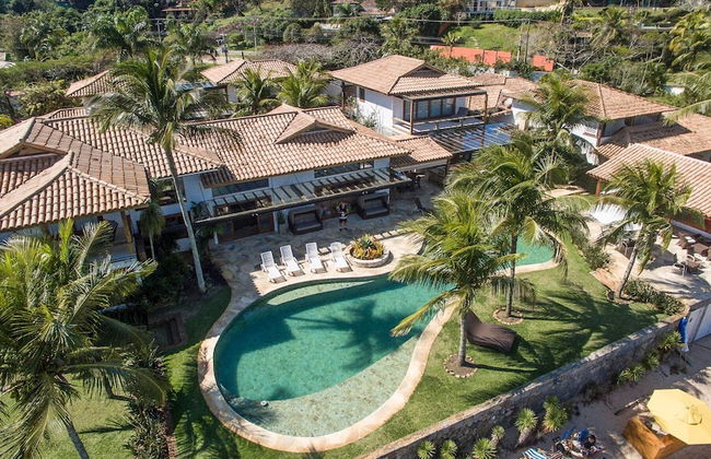 Mansão Exuberante Pé na Areia Ferradura - Photo 46