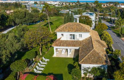 VACATION MARBELLA I Guadalmina Golf Front Villa, Private Pool, Close to the Beach - Photo 35