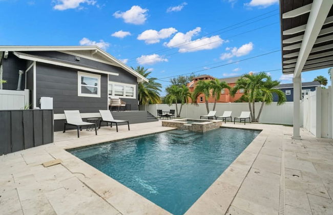 Soho Serenity by Brightwild Pool Hot Tub - Foto 6