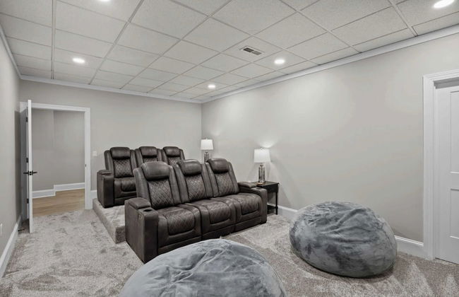 Water, Water Everywhere by Avantstay Pool + Dock - Foto 37