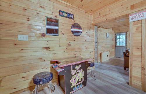 Kodak Getaway with Covered Decks and Game Room! - Foto 20