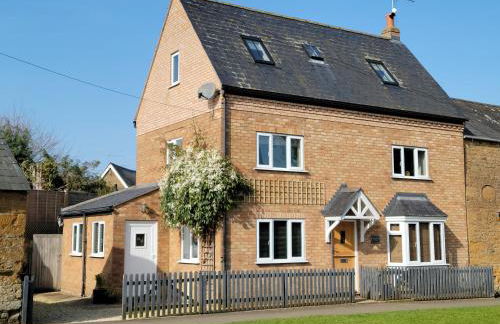 Honeysuckle Cottage Middle Tysoe - Photo 1